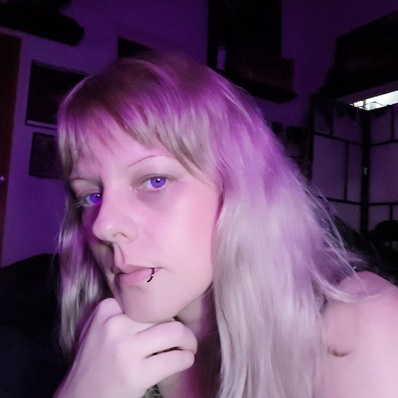 I'm Melissa and offers are welcome - Picture 5 of 6